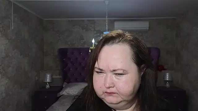 Eloisa Eliot online show from November 24, 2025, 3:01 pm