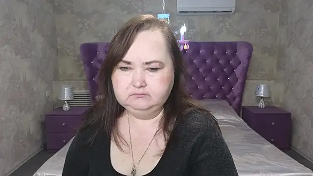 Eloisa Eliot online show from December 4, 2025, 4:48 pm