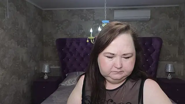 Eloisa Eliot online show from December 16, 2025, 4:12 pm