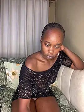 TinaFavourite online show from September 18, 2025, 2:52 pm