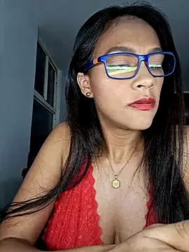 sarah garcia  online show from May 24, 2026, 12:04 am