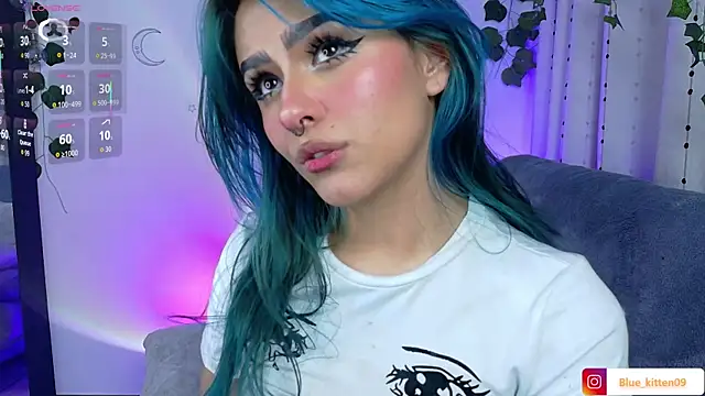 Snapshot of blue_kitten chatting on May 26, 2026, 6:42 am blue kitten online show from May 26, 2026, 6:42 am