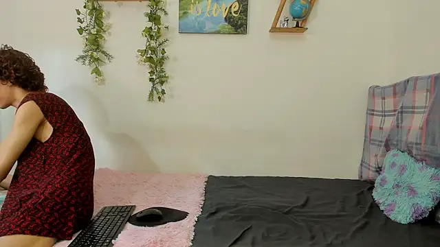 Snapshot of Peterfrost19 chatting on September 19, 2025, 3:45 pm Peterfrost19 online show from September 19, 2025, 3:45 pm