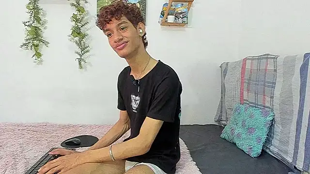 Snapshot of Peterfrost19 chatting on November 7, 2025, 3:23 pm Peterfrost19 online show from November 7, 2025, 3:23 pm