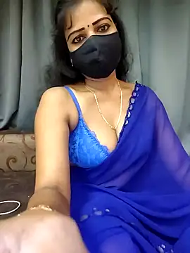 Snapshot of Misss-julli chatting on September 19, 2025, 5:35 pm Misss-julli online show from September 19, 2025, 5:35 pm