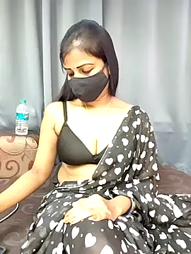 Snapshot of Misss-julli chatting on October 4, 2025, 3:37 am Misss-julli online show from October 4, 2025, 3:37 am