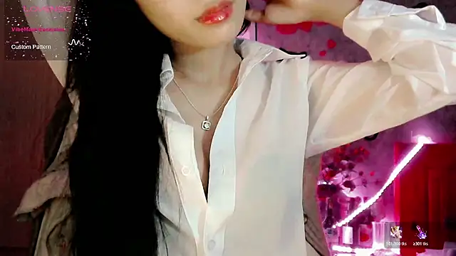 Snapshot of Suken_1x chatting on December 3, 2025, 6:28 pm Suken 1x online show from December 3, 2025, 6:28 pm