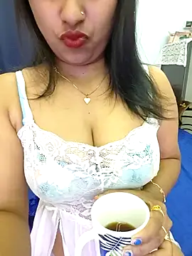 hoty sonali online show from November 5, 2025, 12:32 am