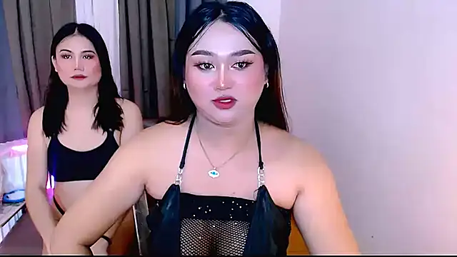 Snapshot of Lilly-lou chatting on October 11, 2025, 9:13 pm Lilly-lou online show from October 11, 2025, 9:13 pm