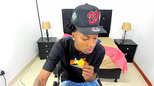 maikol monstercock online show from September 30, 2025, 3:55 am