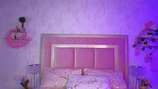 Snapshot of AlanaOdison chatting on September 15, 2025, 5:07 am AlanaOdison online show from September 15, 2025, 5:07 am