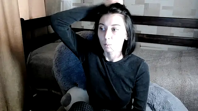 Snapshot of AiryR chatting on October 15, 2025, 11:43 am AiryR online show from October 15, 2025, 11:43 am