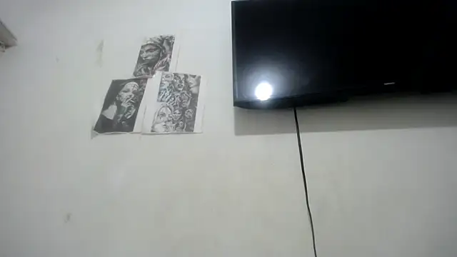 Snapshot of Foxy_Lovex chatting on October 23, 2025, 11:46 pm Foxy Lovex online show from October 23, 2025, 11:46 pm