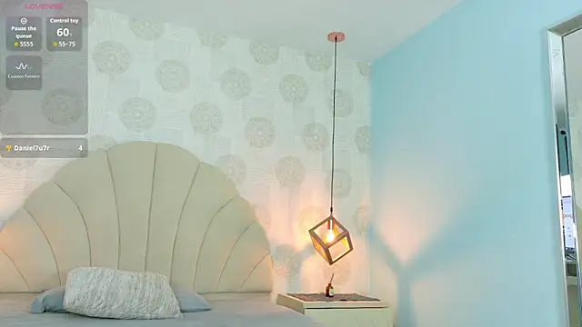 AIXATRISTA1 online show from February 24, 2026, 7:34 pm