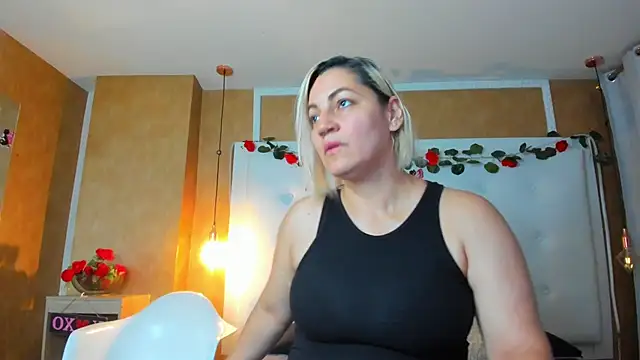 Heidy milf online show from March 11, 2026, 7:53 pm