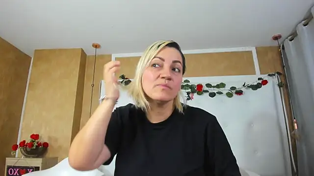Snapshot of Heidy_milf chatting on April 18, 2026, 8:09 pm Heidy milf online show from April 18, 2026, 8:09 pm