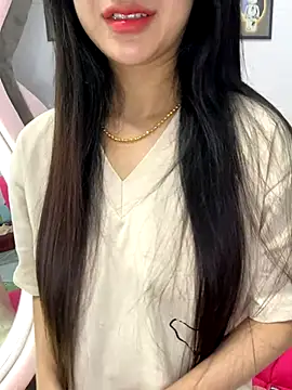 Snapshot of Sexlove_bb chatting on October 3, 2025, 4:53 am Sexlove bb online show from October 3, 2025, 4:53 am