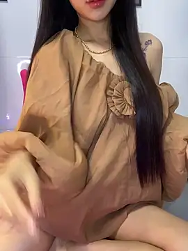 Snapshot of Sexlove_bb chatting on October 17, 2025, 8:33 pm Sexlove bb online show from October 17, 2025, 8:33 pm