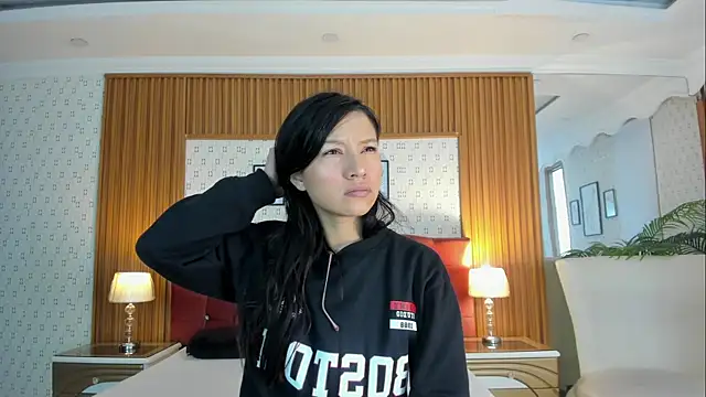 Sophie Calloway online show from October 9, 2025, 2:37 pm