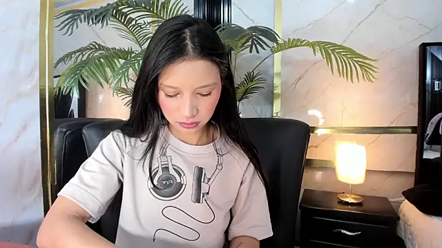 Sophie Calloway online show from March 4, 2026, 3:18 pm