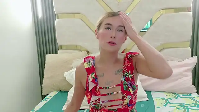 Snapshot of charlotte_phaeton chatting on December 5, 2025, 12:41 am charlotte phaeton online show from December 5, 2025, 12:41 am