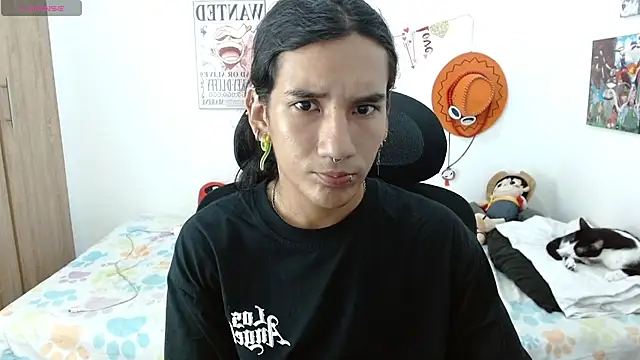 Snapshot of Max0n_ chatting on November 8, 2025, 1:50 am Max0n online show from November 8, 2025, 1:50 am