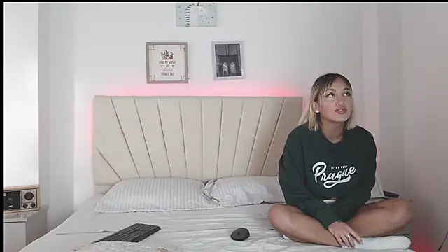 Snapshot of Sweet_paradisex chatting on November 13, 2025, 12:26 pm Sweet paradisex online show from November 13, 2025, 12:26 pm