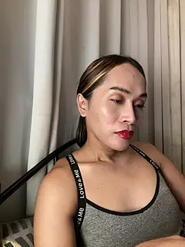 RomanticPearlTS online show from February 19, 2026, 2:13 pm