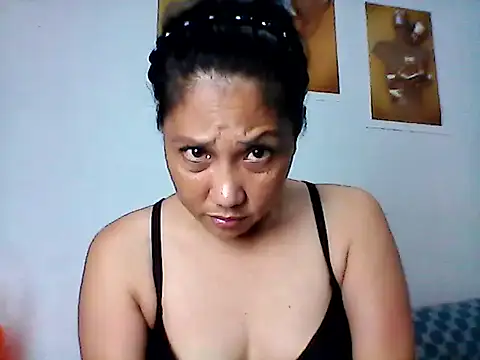 nhayasquirt online show from October 15, 2025, 10:32 pm