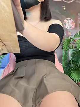 Bonnie-2k online show from March 10, 2026, 4:06 am