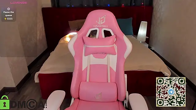 Mia E1fie online show from January 19, 2026, 1:09 am