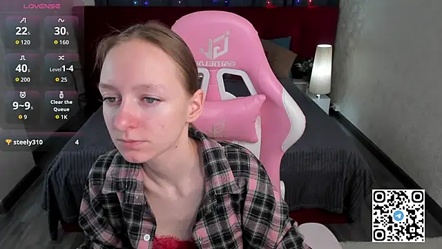 Mia E1fie online show from February 4, 2026, 11:20 pm