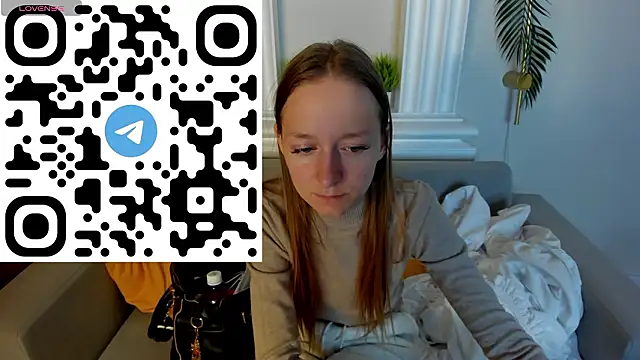 Mia E1fie online show from February 10, 2026, 1:21 am