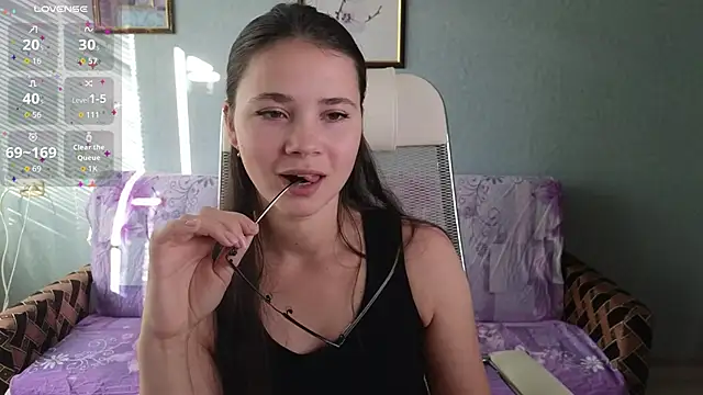 Snapshot of LuciaSenual chatting on October 21, 2025, 12:06 pm LuciaSenual online show from October 21, 2025, 12:06 pm