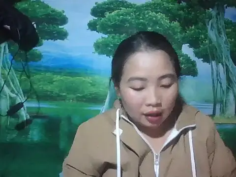 PhamPhung online show from October 24, 2025, 2:35 pm