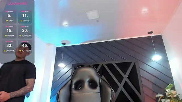 marco garciia  online show from December 15, 2025, 11:20 pm