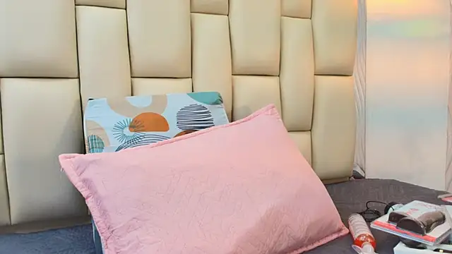 sweet amye online show from November 18, 2025, 7:18 pm