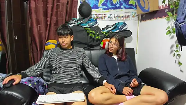 Snapshot of Donuts_DD chatting on September 30, 2025, 7:02 am Donuts DD online show from September 30, 2025, 7:02 am