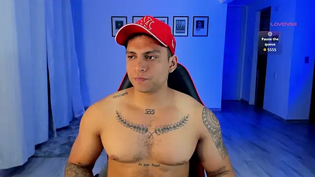 Nicolasmontoya16 online show from November 4, 2025, 4:00 am