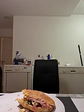 spaccaa online show from April 15, 2026, 6:48 pm