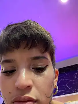 Snapshot of DayanaDG chatting on November 16, 2025, 10:15 pm DayanaDG online show from November 16, 2025, 10:15 pm