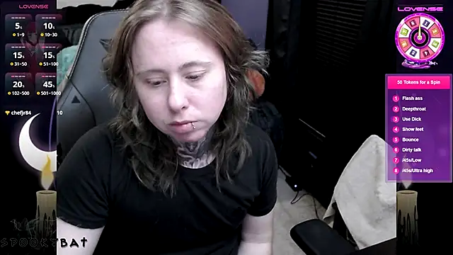 Snapshot of Spookbats chatting on November 19, 2025, 10:43 pm Spookbats online show from November 19, 2025, 10:43 pm