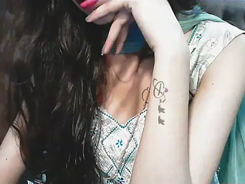 Snapshot of elize__ chatting on October 8, 2025, 3:48 am elize online show from October 8, 2025, 3:48 am