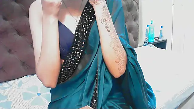 elize   online show from November 15, 2025, 5:16 am