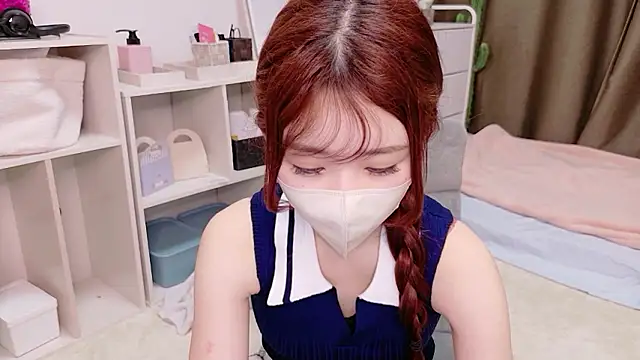 Snapshot of Ema_o0_chan chatting on July 5, 2026, 5:31 pm Ema o0 chan online show from July 5, 2026, 5:31 pm
