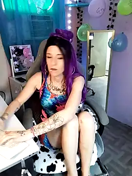 Purple2StayThnxx online show from September 27, 2025, 9:42 pm