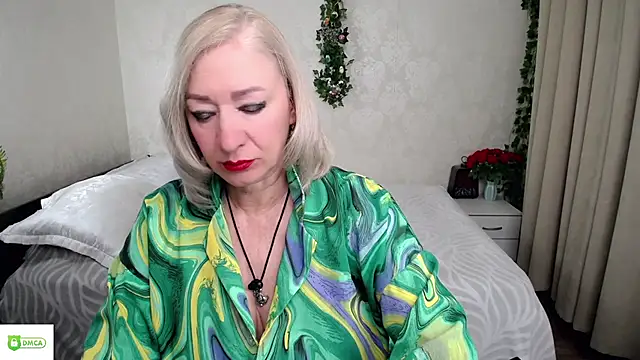 Snapshot of hunters_woman chatting on May 13, 2026, 6:49 pm hunters woman online show from May 13, 2026, 6:49 pm