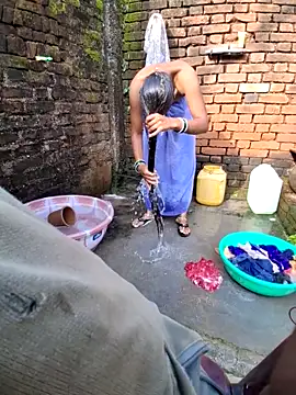 Snapshot of RAYI_Queen_3 chatting on October 6, 2025, 2:53 am RAYI Queen 3 online show from October 6, 2025, 2:53 am