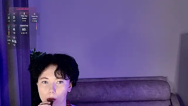 RinaShy online show from September 19, 2025, 5:20 am