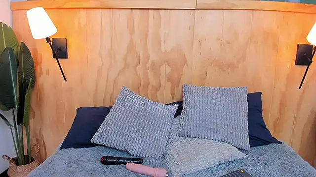 milavega  online show from October 27, 2025, 12:20 pm